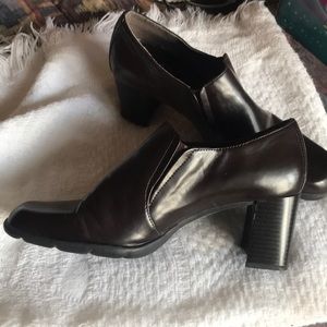 Like New A2 by Aerosoles Brown Dress Shoes Size 9